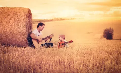 Khi trẻ gặp khó khăn, bố mẹ nên làm gì để con dũng cảm đương đầu với thử thách